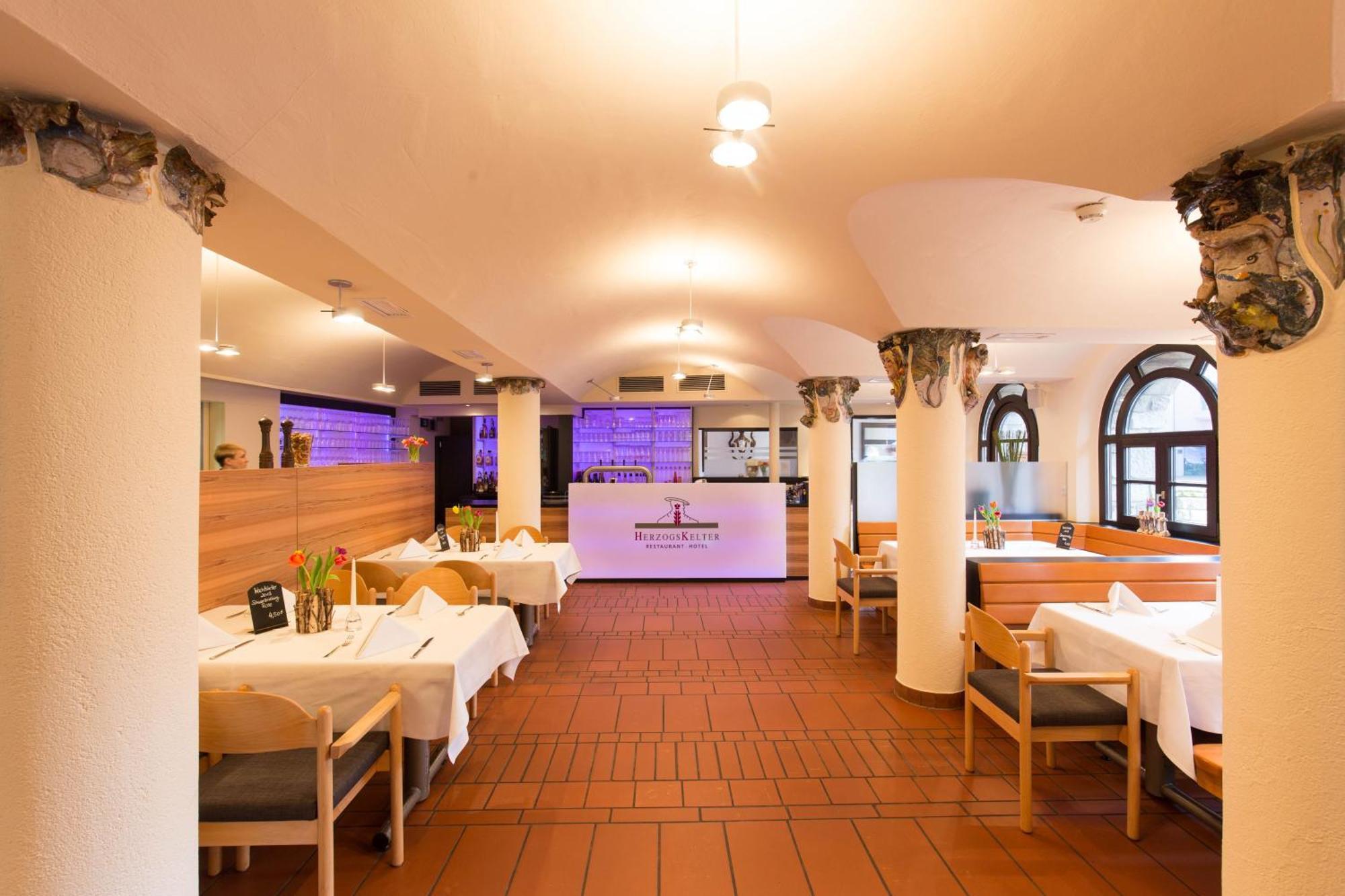Herzogskelter Restaurant Hotel Gueglingen Bagian luar foto